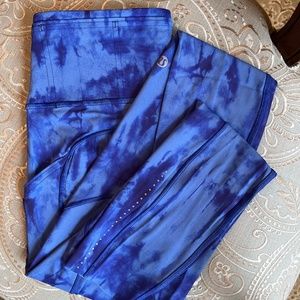 Lululemon leggings, Blue, LIKE NEW, Fast and Free High-Rise Crop 23"- Size 4